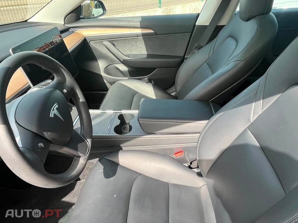Tesla Model 3 Standard Range Plus RWD