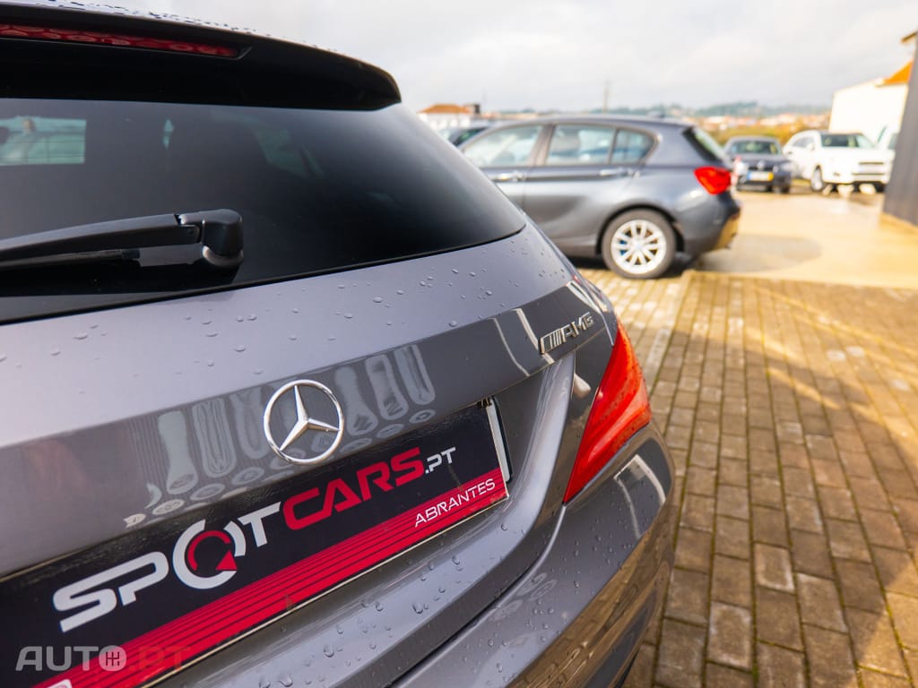 Mercedes-Benz CLA 220 d 7G-DCT AMG Line