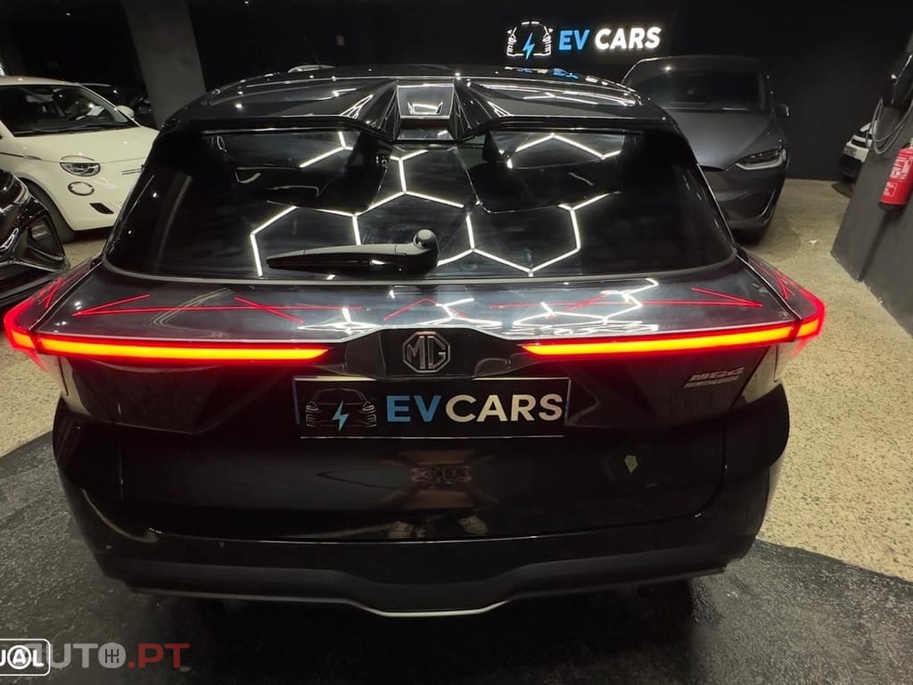 MG MG4 64 kWh Luxury