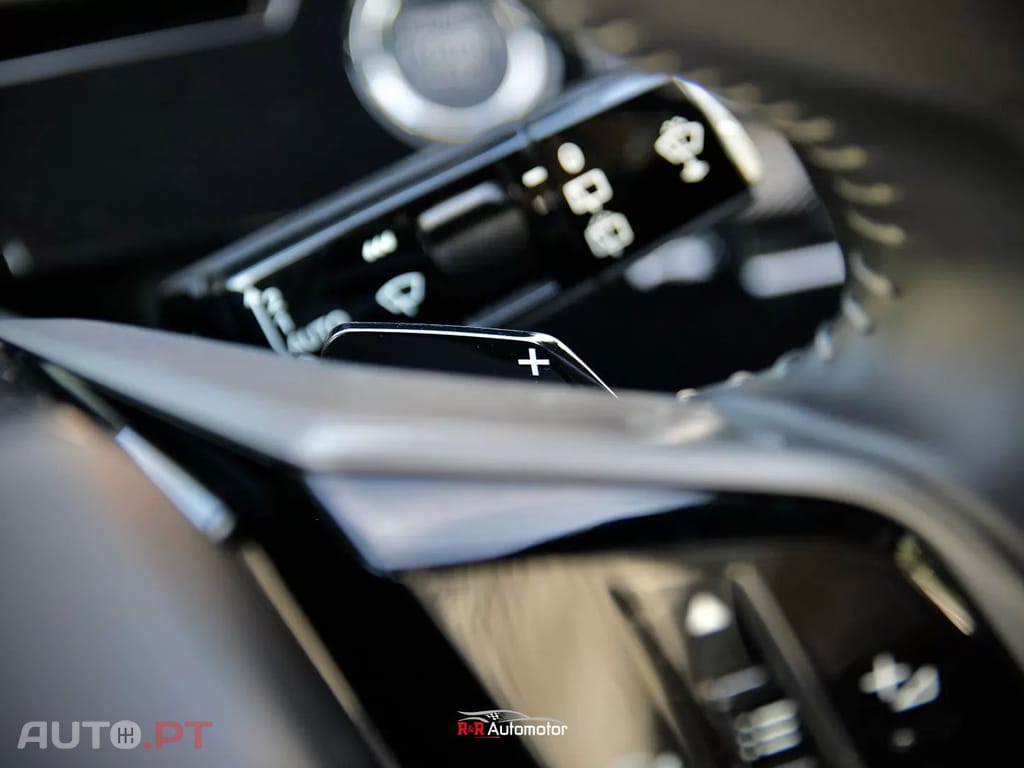 Peugeot 5008 1.2 Hybrid Allure e-DCS6