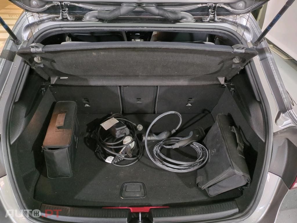 Mercedes-Benz A 250 e Style Plus