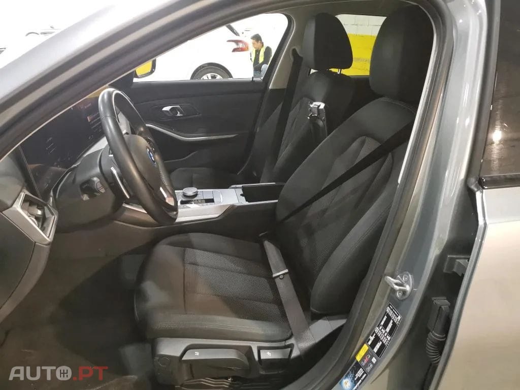 BMW 320 e Touring Auto