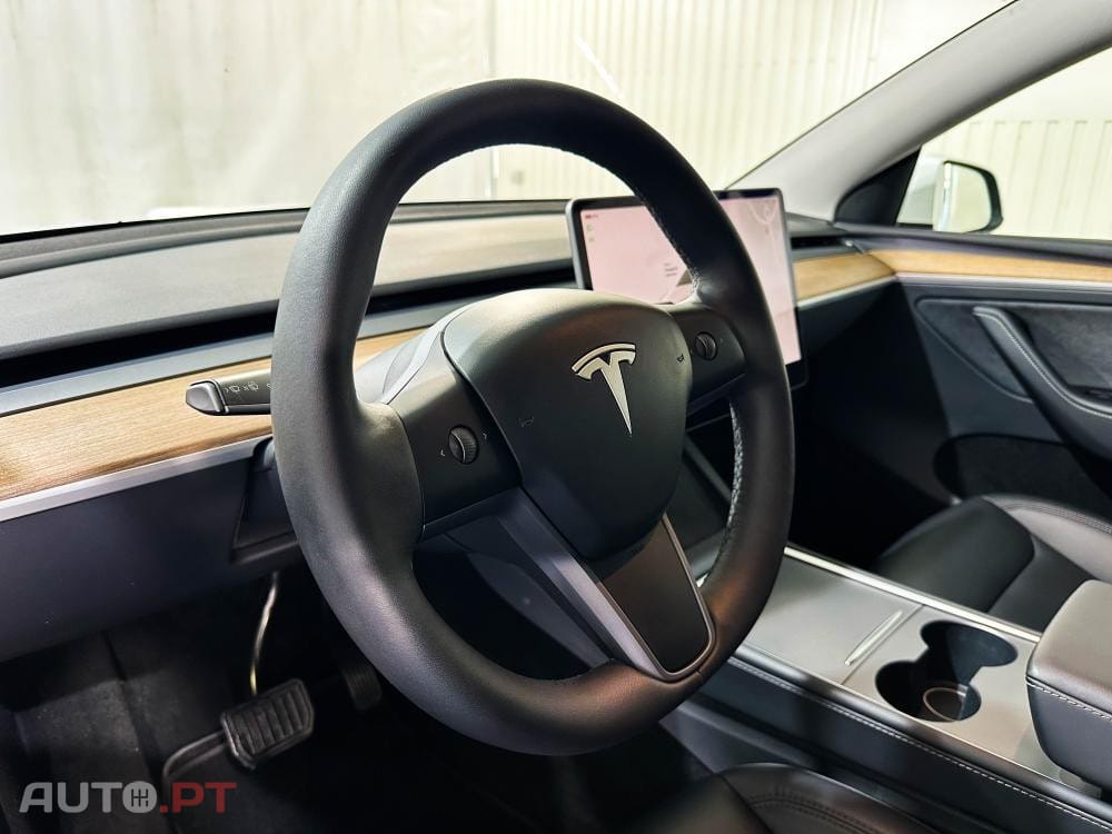 Tesla Model Y Long Range Dual Motor AWD