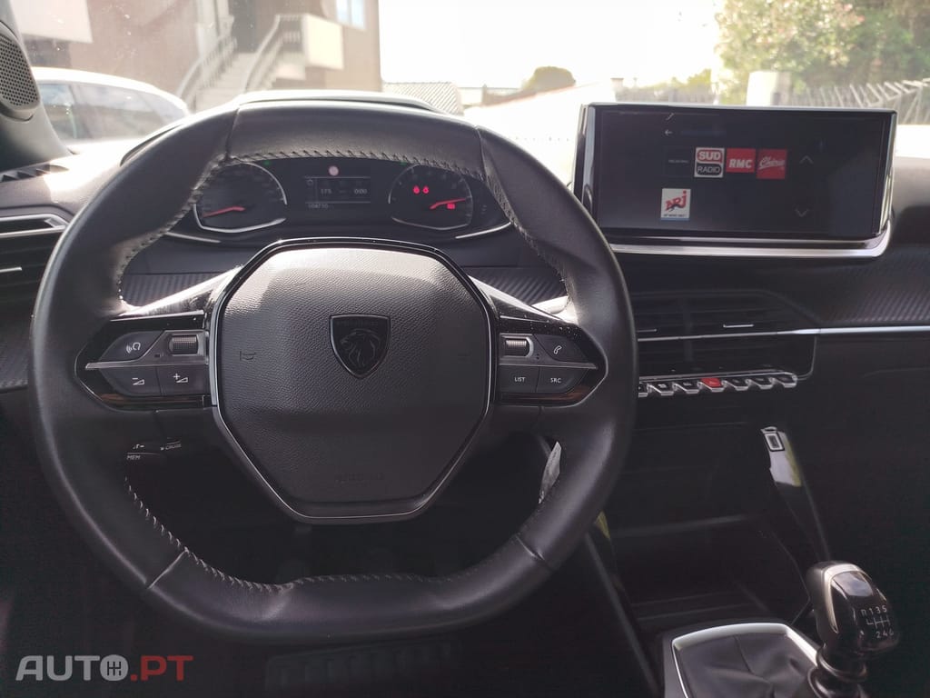 Peugeot 2008 1.2 PureTech Active Pack