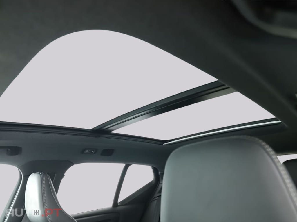 Volvo XC40 T5 Recharge R Design I.V.A DEDUTIVEL