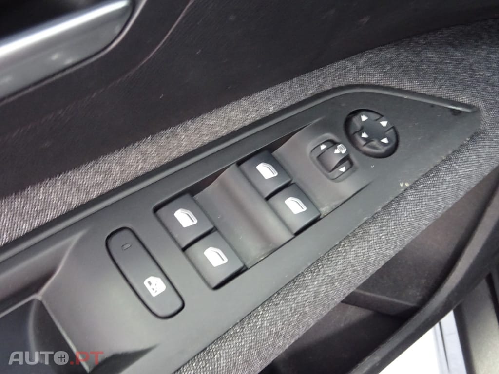 Peugeot 3008 1.5 BlueHDi Active EAT8