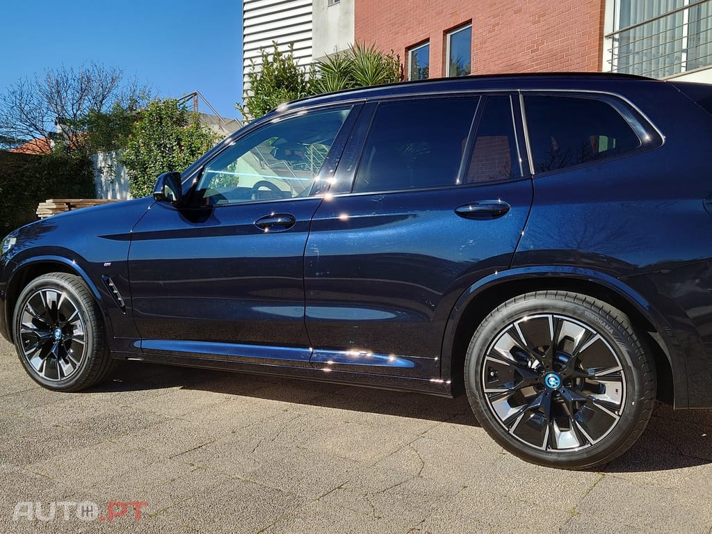 BMW iX3 M Sport Impressive
