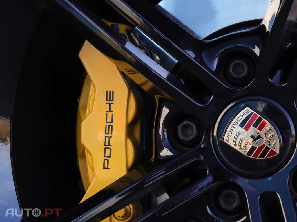 Porsche Taycan 4S bateria Performance Plus