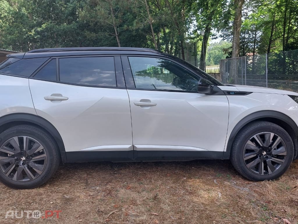 Peugeot E-2008 50 kWh GT Pack