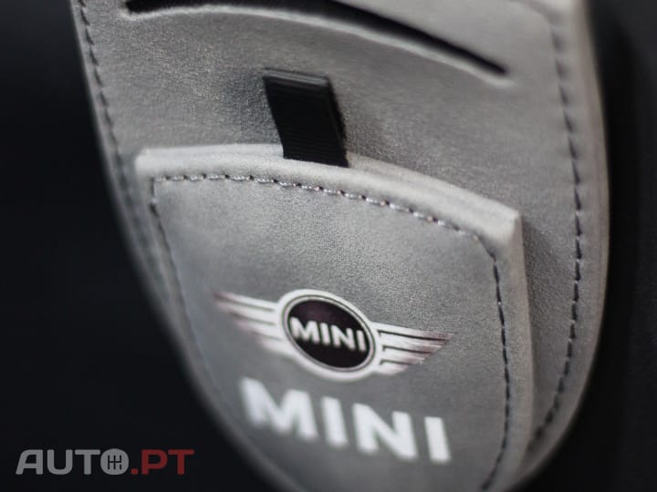 MINI Cooper Cooper SD Auto Desportiva