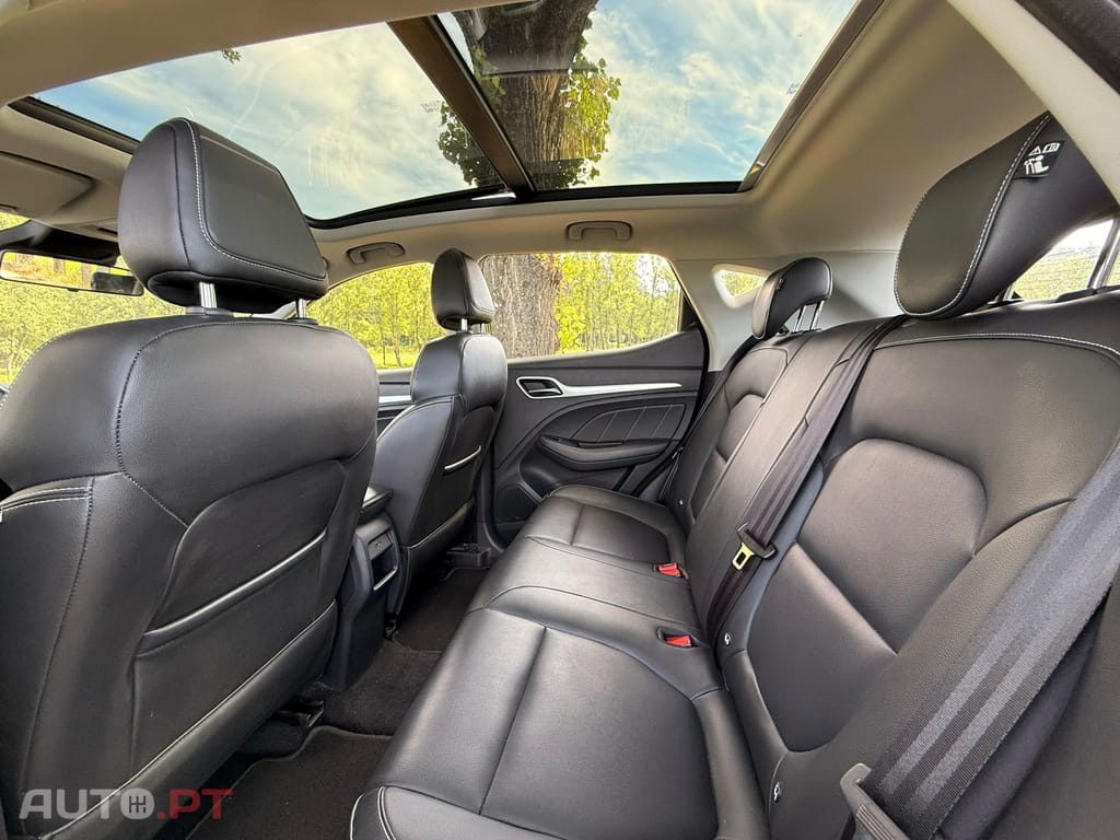 MG ZS EV 44.5 kWh Luxury