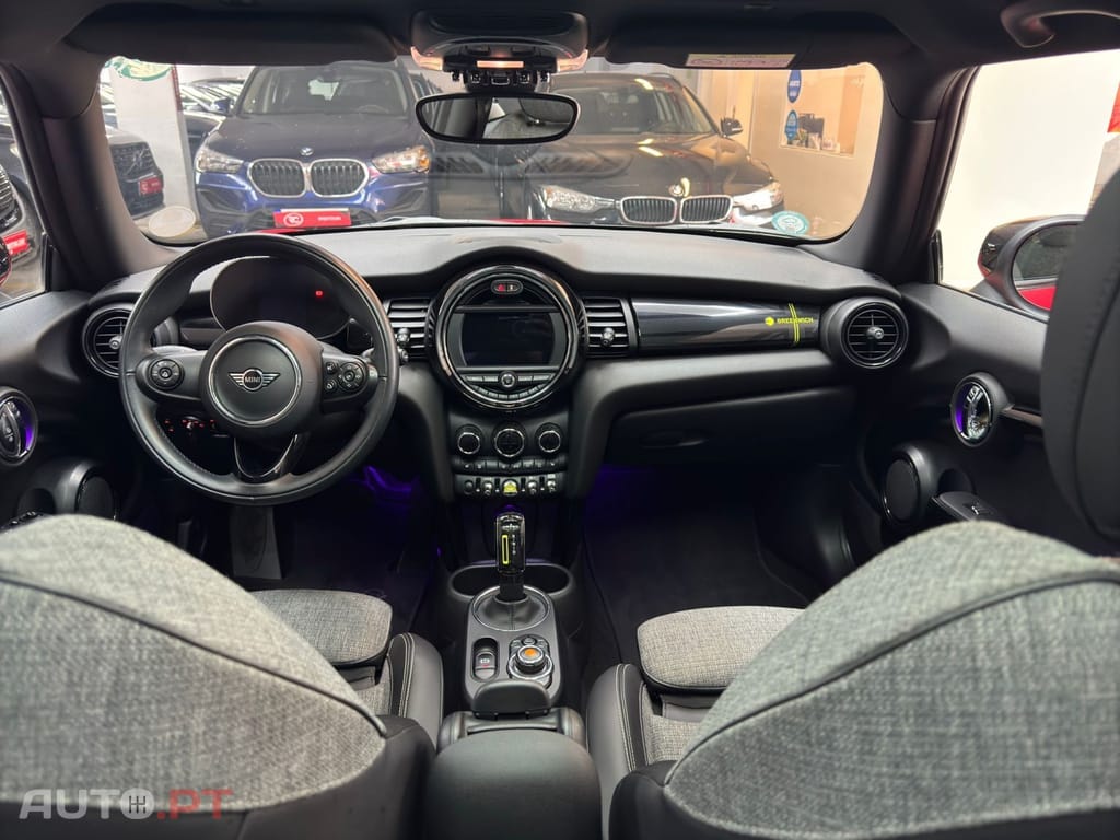 MINI Cooper Cooper SE Camden Edition
