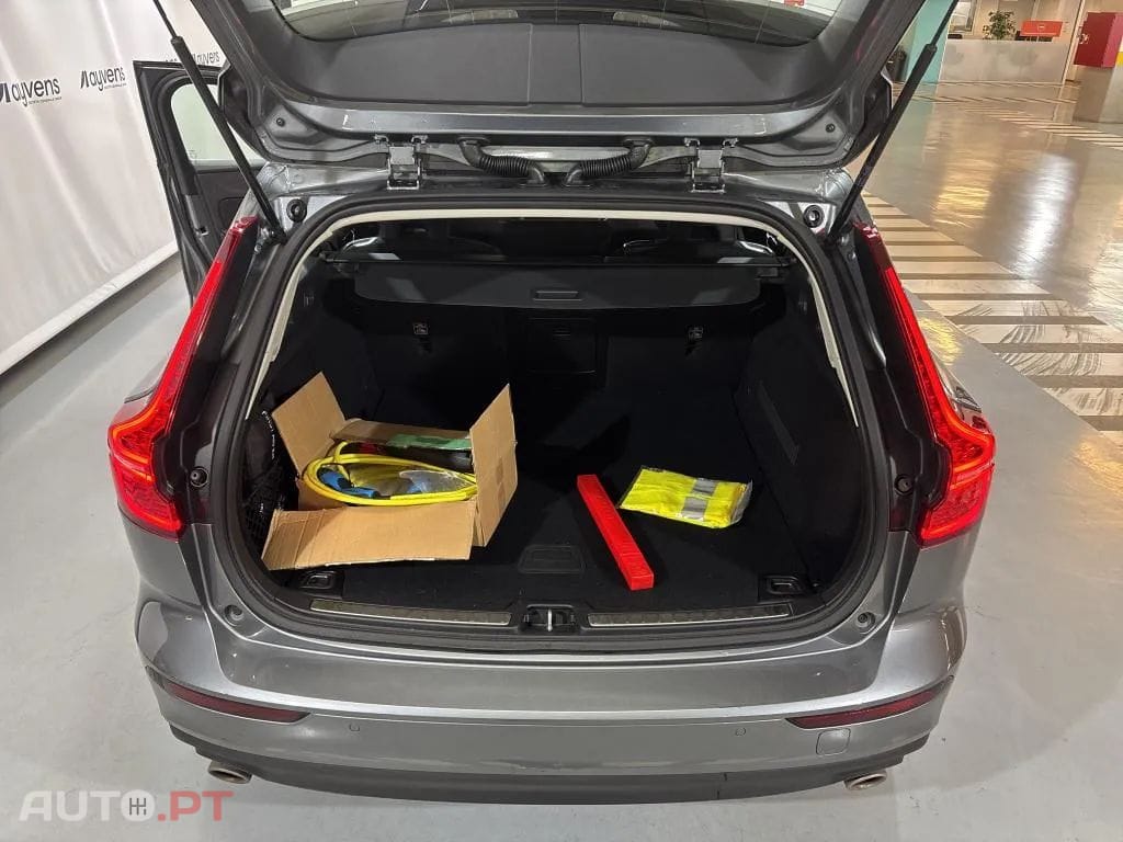 Volvo V60 2.0 T8 AWD TE Momentum