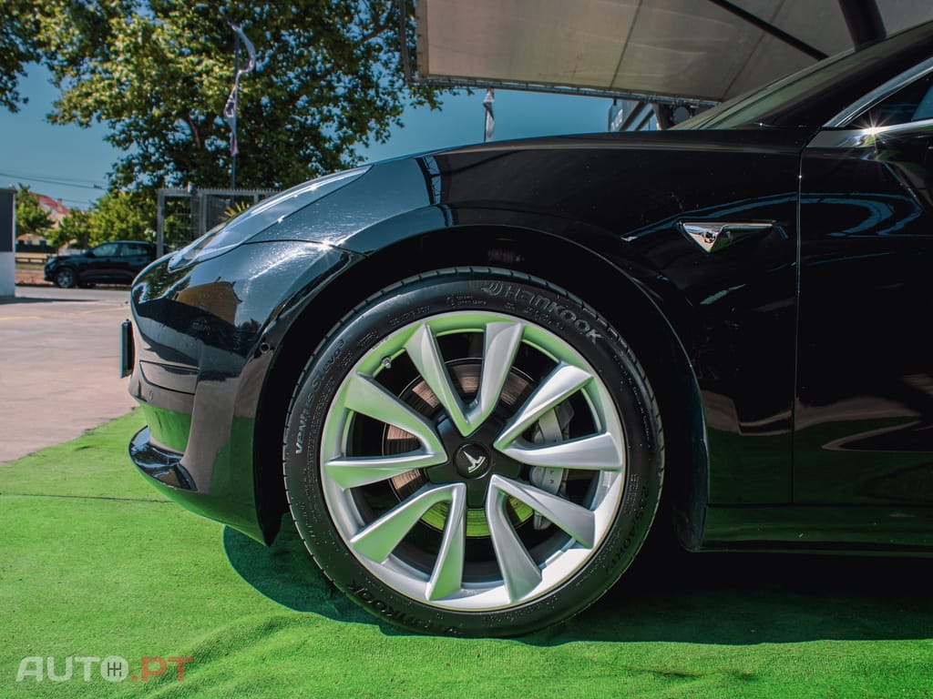 Tesla Model 3 Standard Range Plus RWD