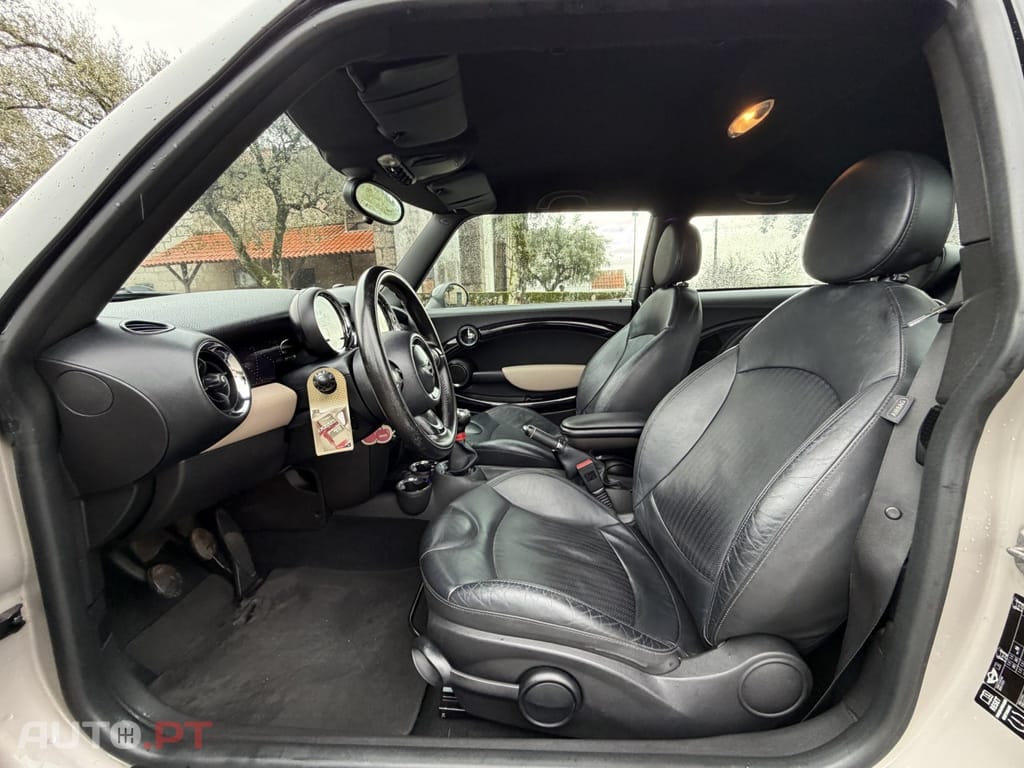 MINI Cooper Cooper D