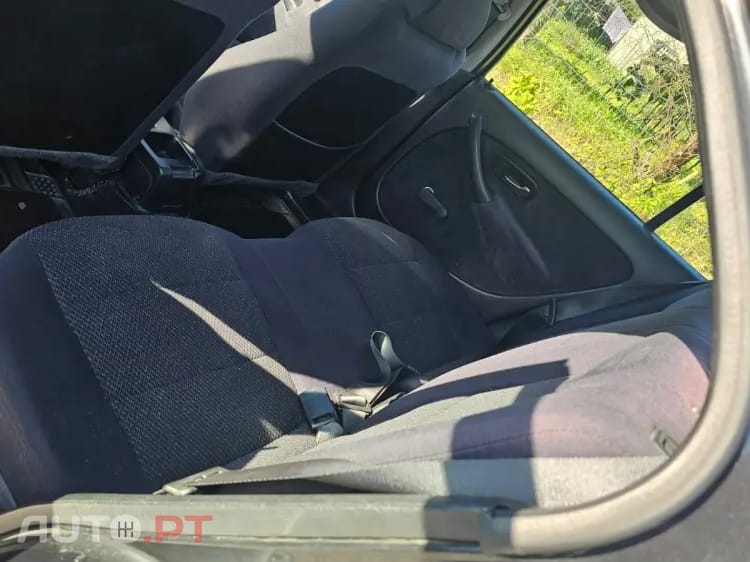 Honda Civic 1.4i Profile
