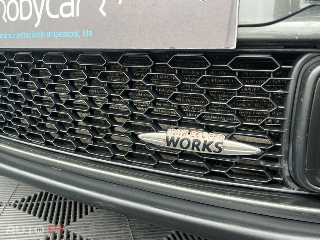 MINI Cooper John Cooper Works