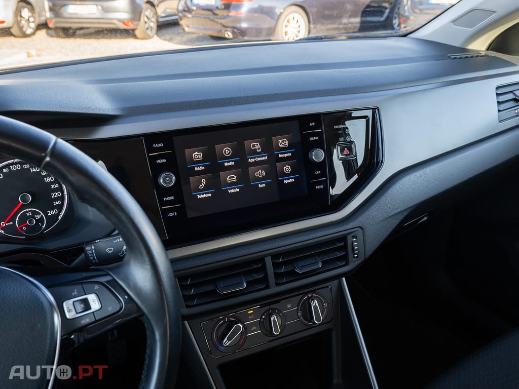 Volkswagen Polo 1.0 Confortline
