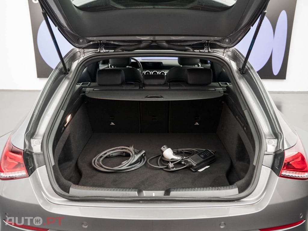 Mercedes-Benz CLA 250 e Shooting Brake Style Plus