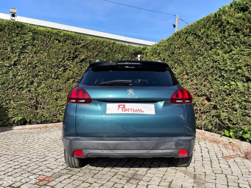 Peugeot 2008 1.2 PureTech Signature EAT6