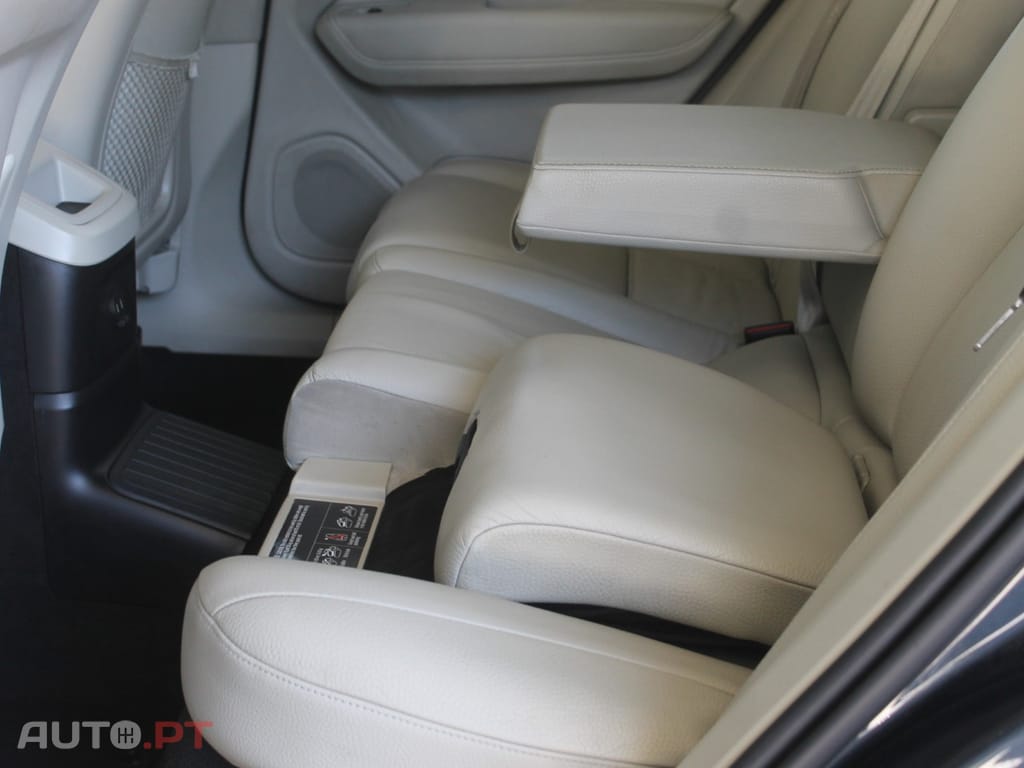 Volvo XC60 2.0 T6 PHEV Inscription Expression AWD