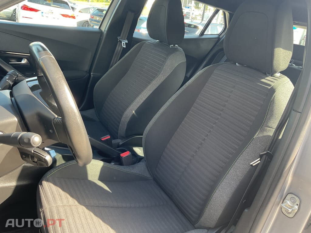 Peugeot 2008 1.2 PureTech Active Pack