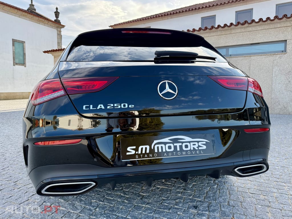 Mercedes-Benz CLA 250 e Shooting Brake AMG Line