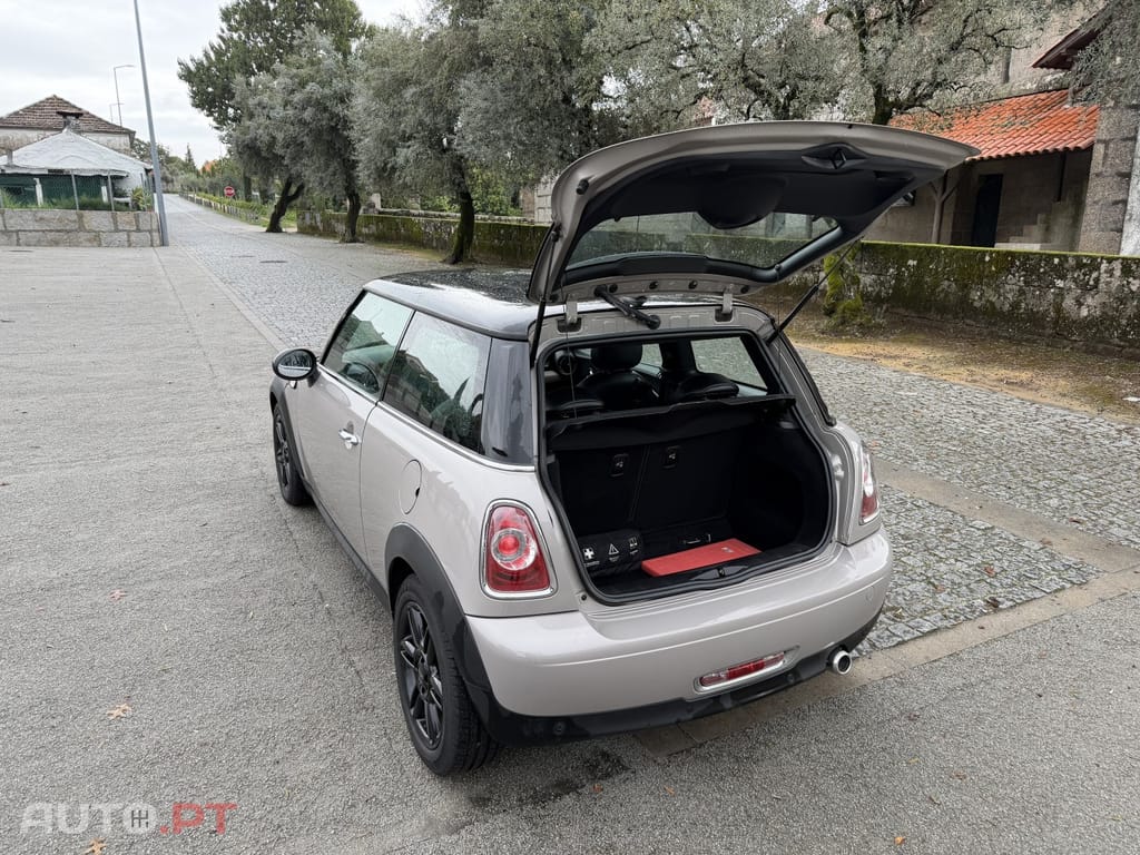 MINI Cooper Cooper D