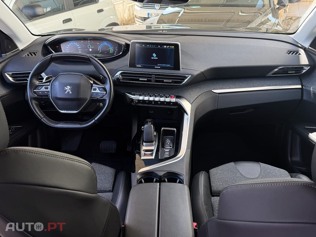 Peugeot 3008 1.6 Hybrid Allure e-EAT8