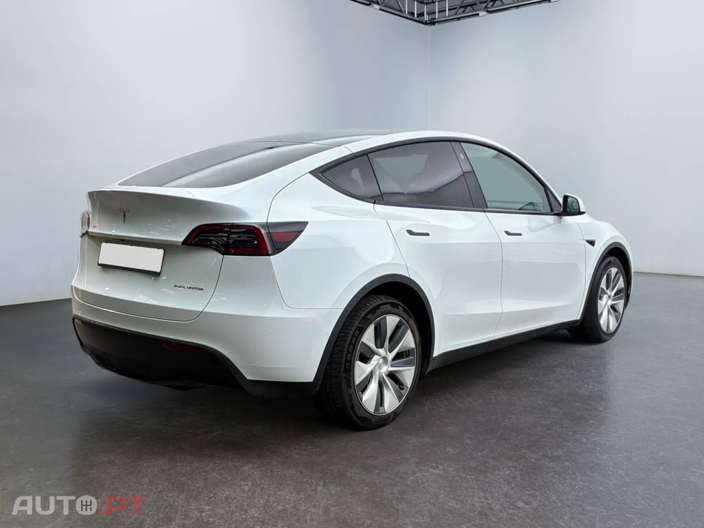 Tesla Model Y Long Range Dual Motor AWD