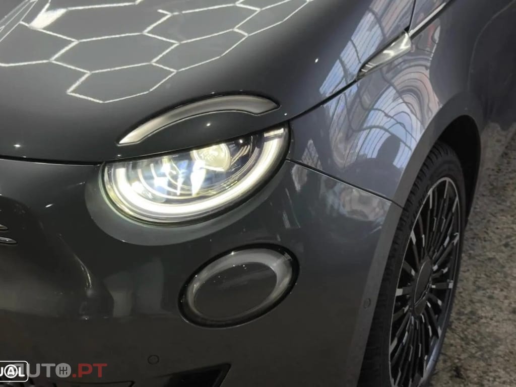 Fiat 500e La Prima