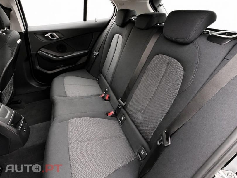 BMW 116 d Advantage — fotografia 14