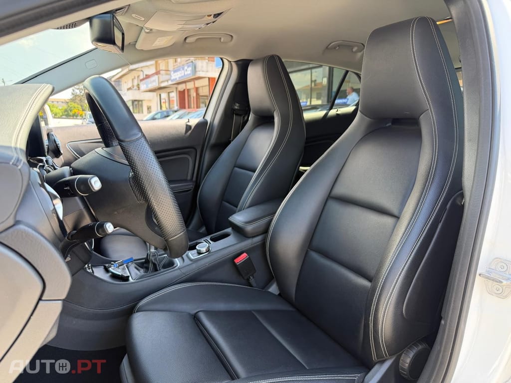 Mercedes-Benz GLA 180 AMG Line