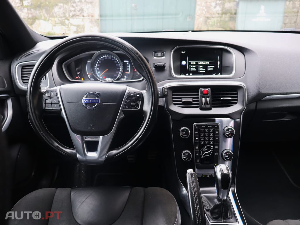 Volvo V40 2.0 D2 R-Design