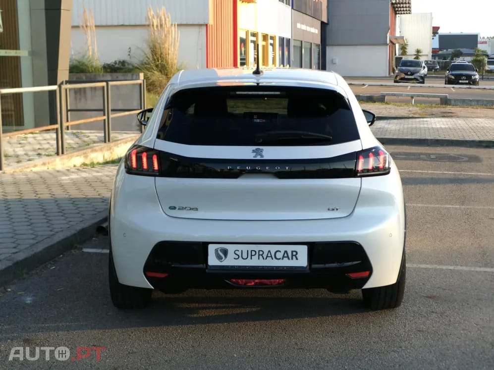 Peugeot E-208 50 kWh GT