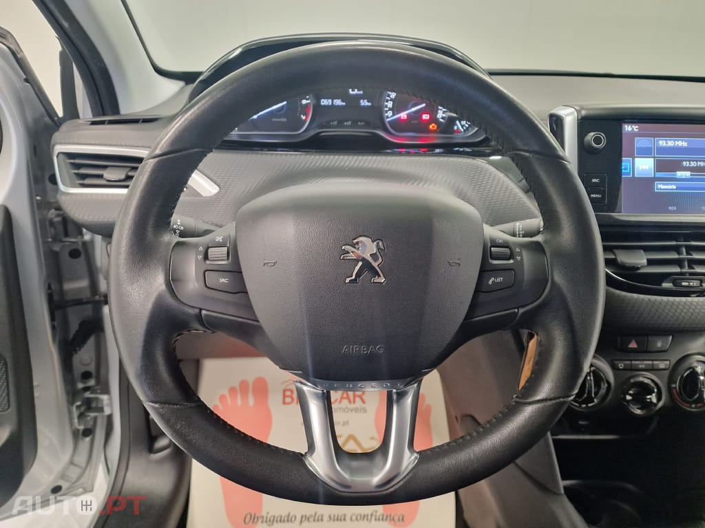 Peugeot 208 1.2 STYLE