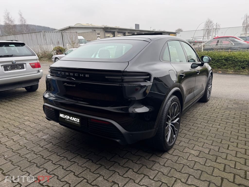 Porsche Macan 4