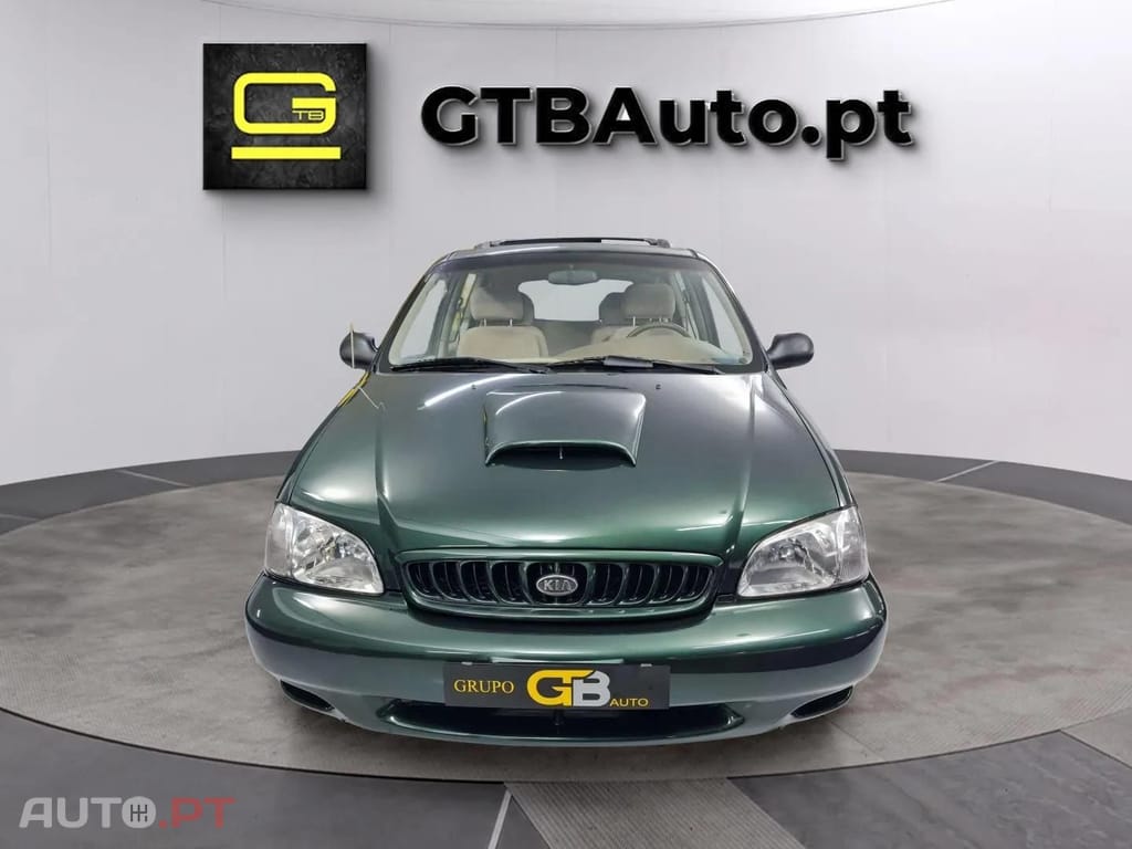 Kia Carnival LS