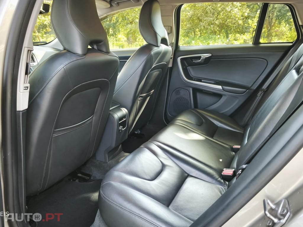 Volvo V60 1.6 D2 Summum Eco