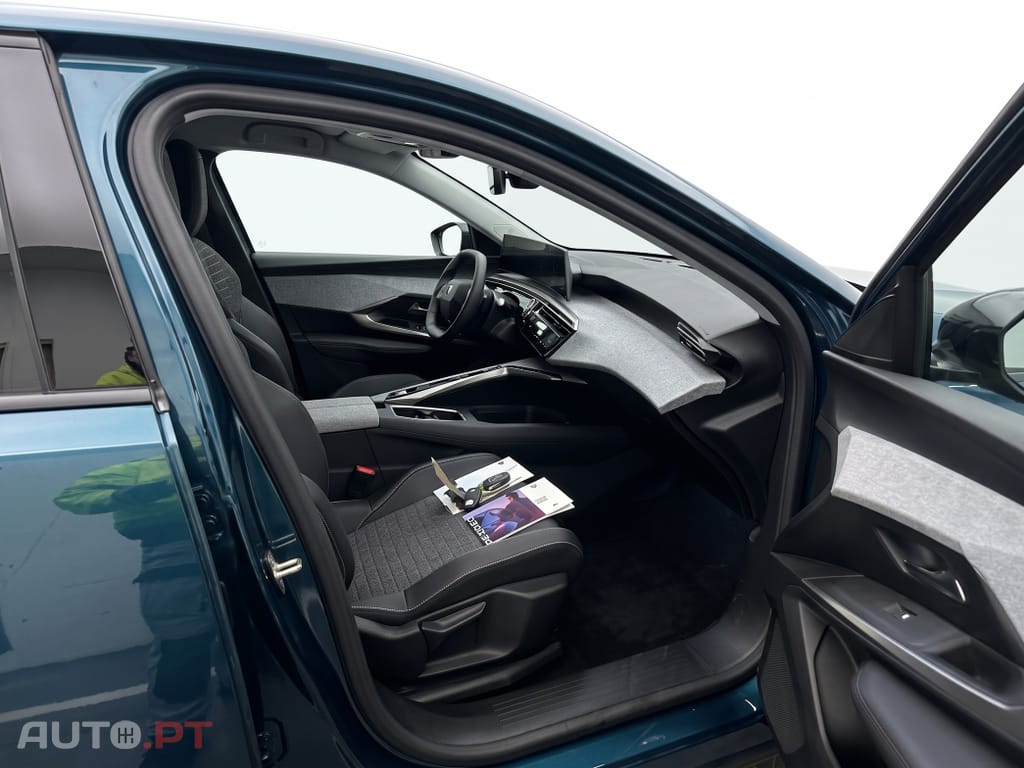 Peugeot E-3008 73 kWh Allure