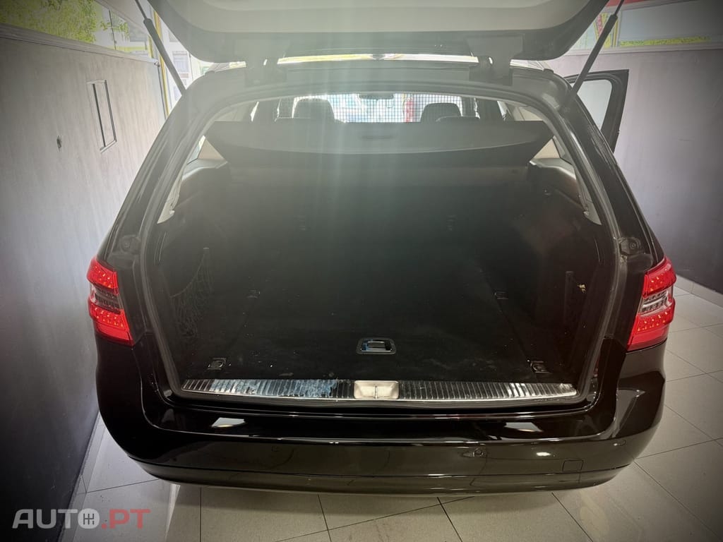 Mercedes-Benz E 250 CDi Executive BlueEfficiency