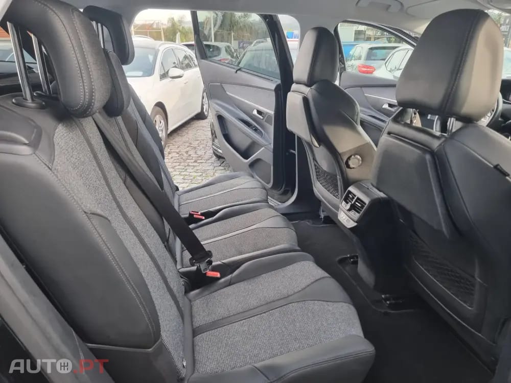 Peugeot 5008 1.5 BlueHDi Allure