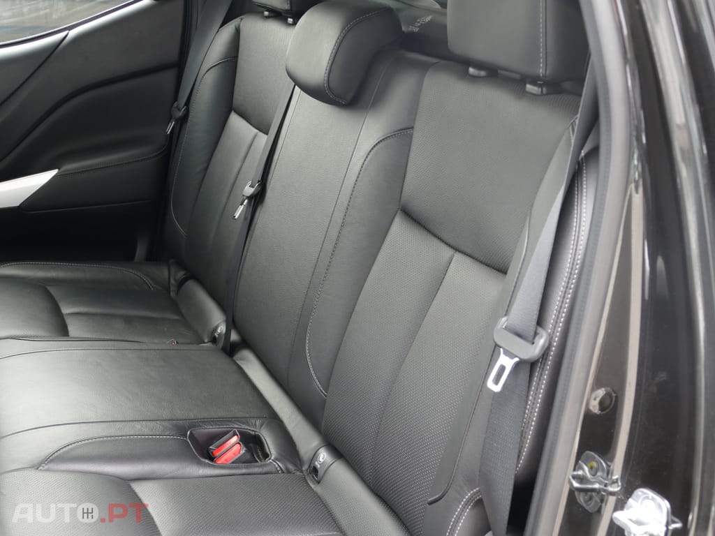 Nissan Navara 2.3 dCi CD 4WD Tekna