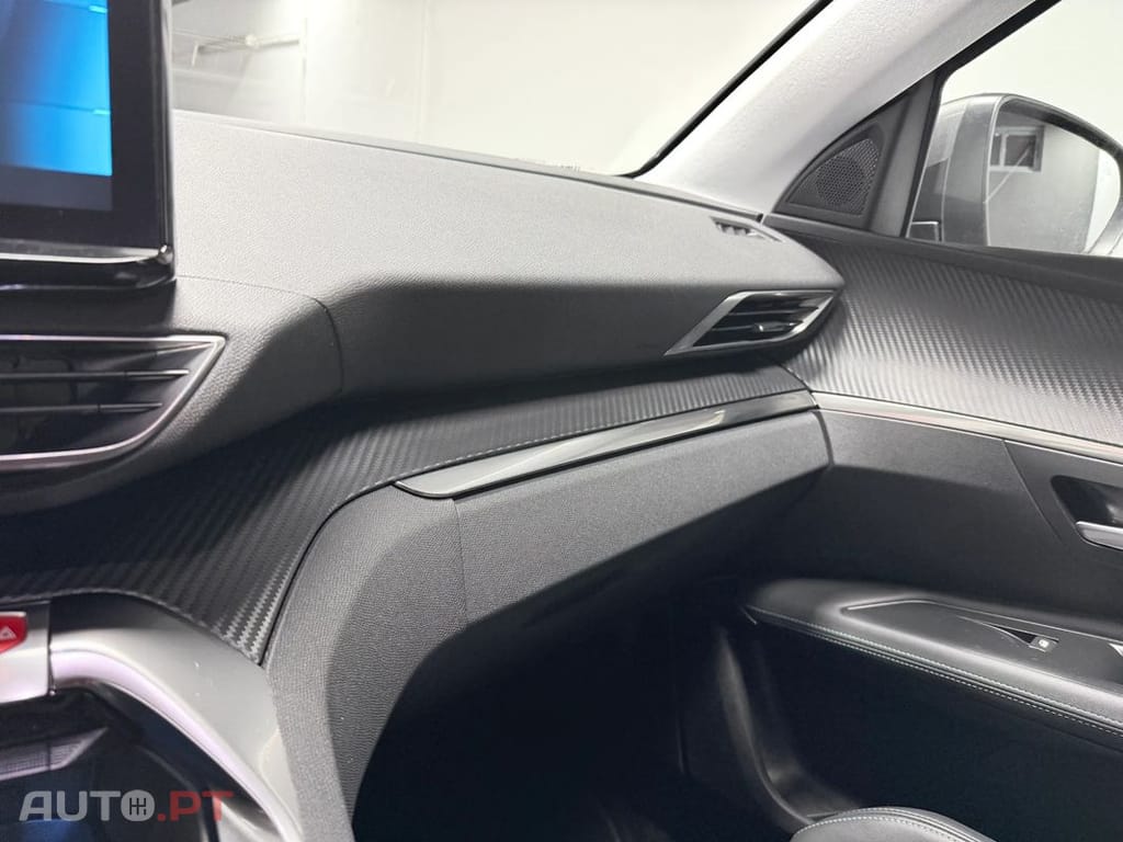 Peugeot 3008 PureTech 130 Stop & Start GPF EAT8 Allure