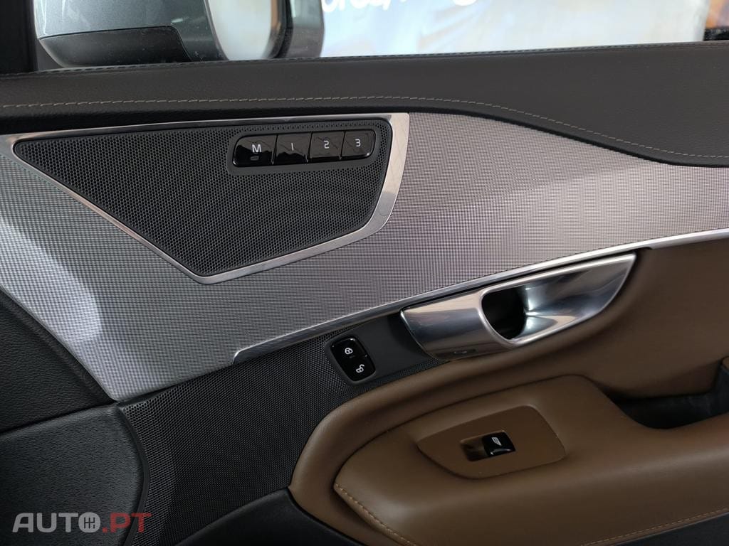 Volvo XC90 2.0 T8 PHEV Inscription Expression AWD