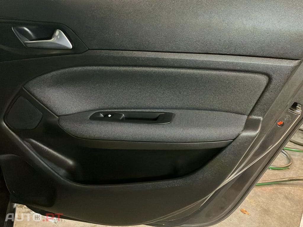 Peugeot 308 1.5 BlueHDi Style EAT8