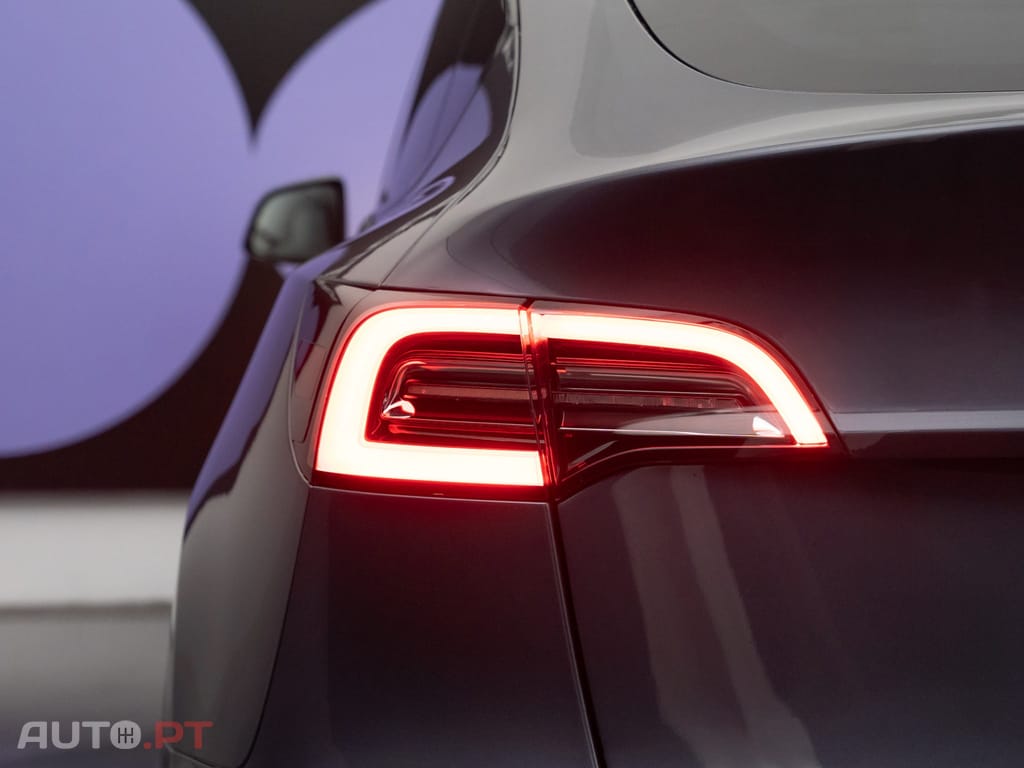 Tesla Model Y Long Range Tração Integral