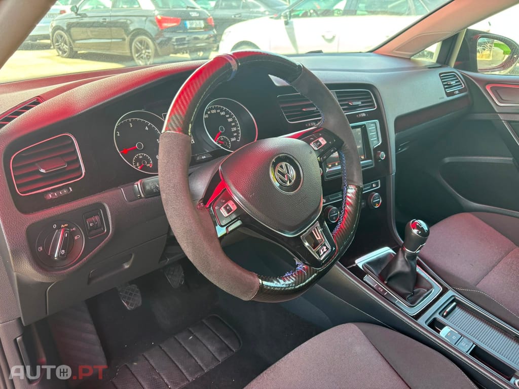 Volkswagen Golf 1.6 TDi BlueMotion Confortline