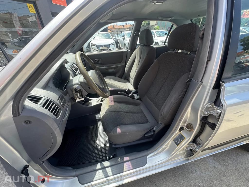 Hyundai Accent 1.3 Charme