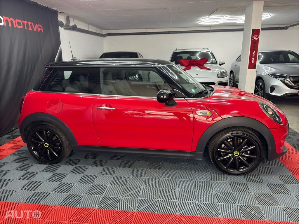 MINI Cooper Cooper SE Camden Edition